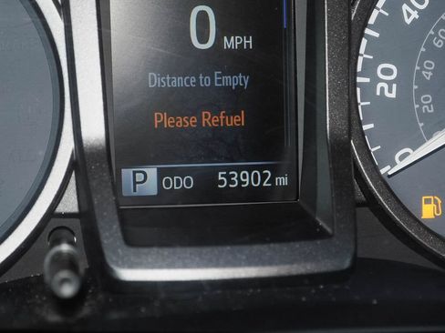 Used 2023 Toyota Tacoma TRD Off-Road w/ Technology Package AWD/4WD image 15