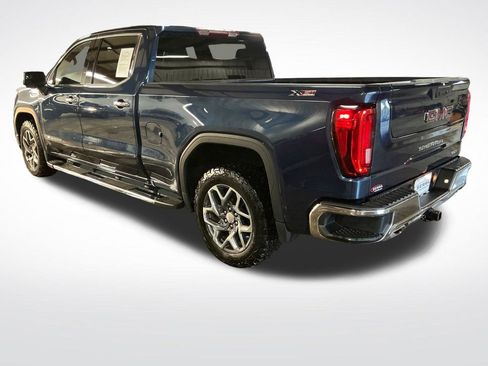 Used 2022 GMC Sierra 1500 SLT w/ SLT Premium Package AWD/4WD image 3