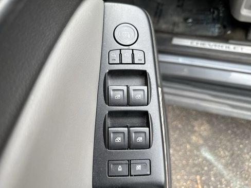 Used 2018 Chevrolet Tahoe LT w/ Luxury Package image 13