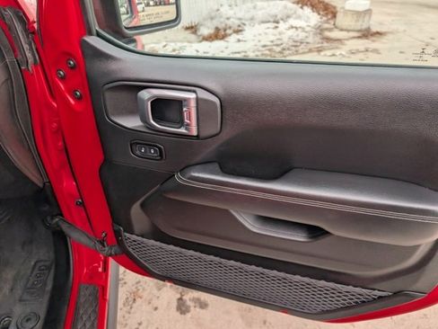 Used 2020 Jeep Gladiator Overland image 35