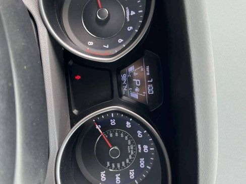 Used 2016 Hyundai Elantra SE FWD image 13