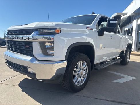 Used 2023 Chevrolet Silverado 2500 LT w/ Convenience Package image 2