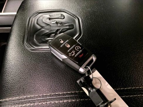 Used 2019 RAM 1500 Laramie w/ Sport Appearance Package image 14