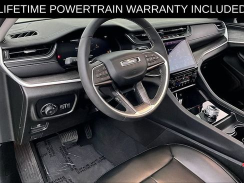 Used 2024 Jeep Grand Cherokee Limited w/ Black Appearance Package RWD image 16
