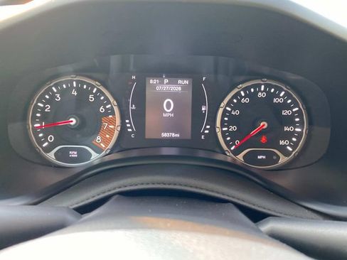 Used 2023 Jeep Renegade Latitude AWD/4WD image 16