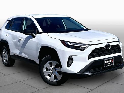 Used 2023 Toyota RAV4 LE AWD/4WD image 3