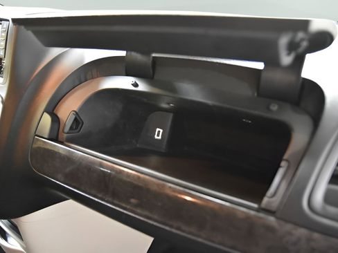 Used 2018 Dodge Grand Caravan SE w/ UConnect Hands-Free Group FWD image 38