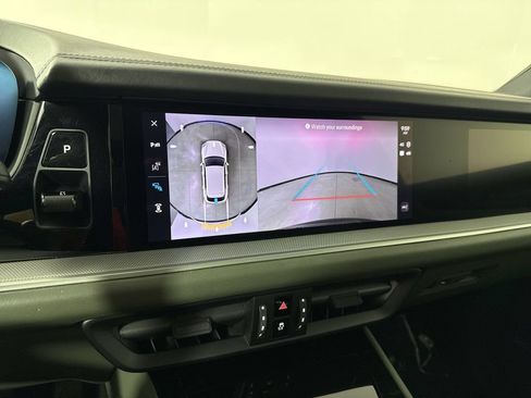 Certified 2024 Porsche Cayenne AWD/4WD image 29