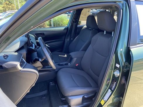 Used 2022 Toyota Corolla Cross LE FWD image 19