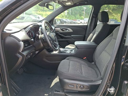 Used 2023 Chevrolet Traverse LT image 15