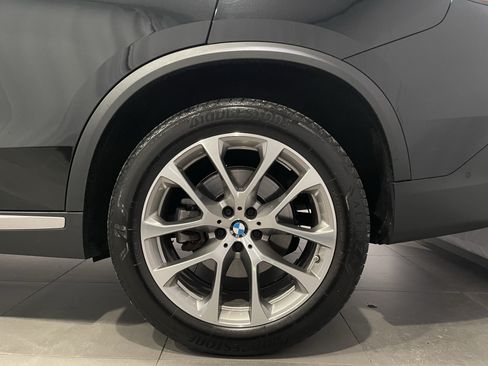 Certified 2024 BMW X5 xDrive40i w/ Premium Package AWD/4WD image 8
