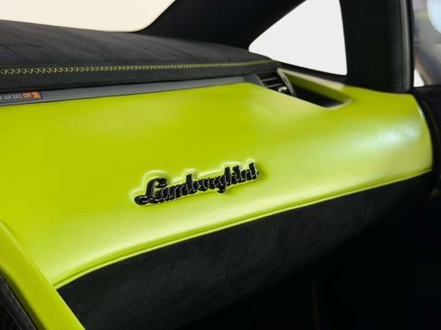 Used 2020 Lamborghini Aventador SVJ AWD/4WD image 44