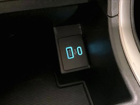 Used 2024 Ford Edge SEL image 33