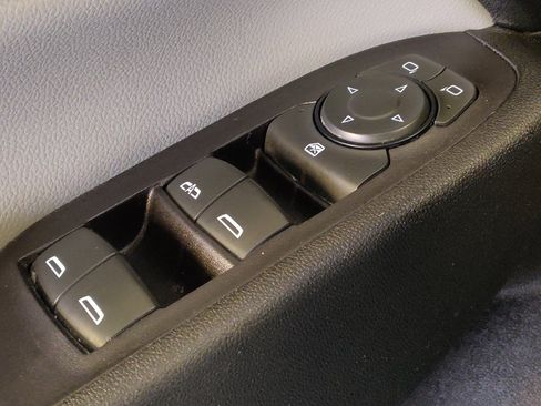 Used 2019 Chevrolet Equinox LS AWD/4WD image 27