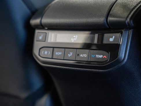 Used 2026 Toyota Highlander Platinum AWD/4WD image 39