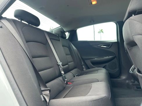 Used 2025 Chevrolet Malibu LT image 12