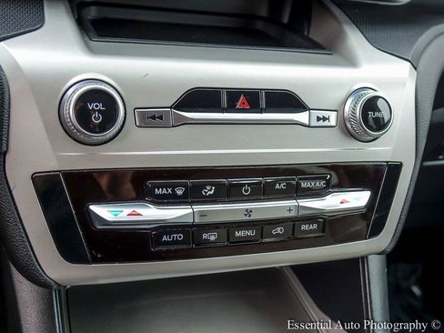 Used 2022 Ford Explorer 4WD image 18