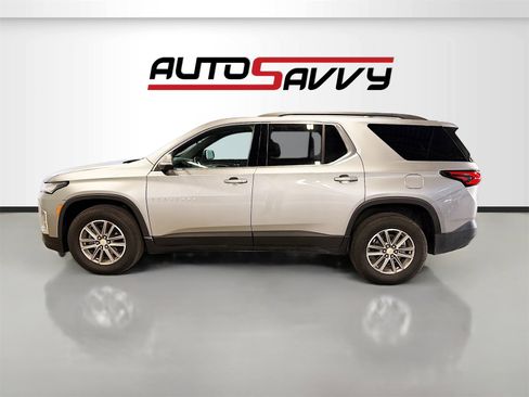 Used 2023 Chevrolet Traverse LT image 4