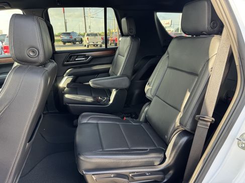 Used 2025 GMC Yukon Denali AWD/4WD image 25