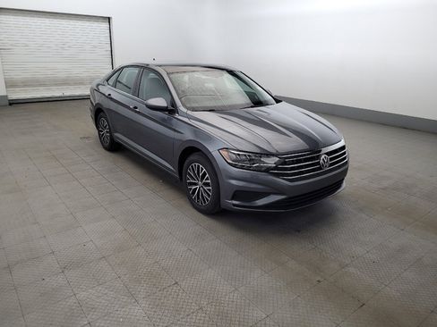 Used 2021 Volkswagen Jetta SE w/ SE Cold Weather Package FWD image 13