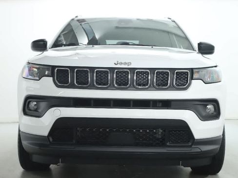 Used 2024 Jeep Compass Latitude AWD/4WD image 5