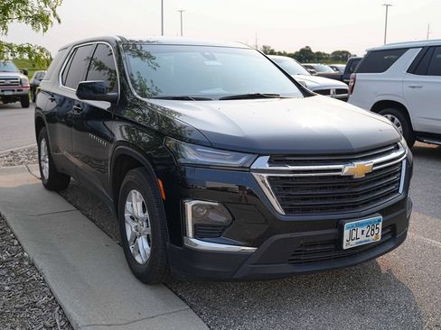 Used 2022 Chevrolet Traverse LS AWD/4WD image 3