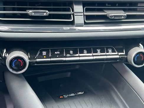 New 2025 Chevrolet Equinox EV RS w/ Convenience Package II image 18