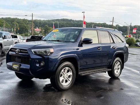 Used 2024 Toyota 4Runner SR5 Premium w/ Moonroof Package AWD/4WD image 8