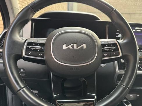 Used 2022 Kia Sorento S FWD image 11