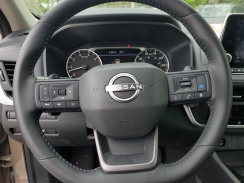 Used 2025 Nissan Rogue SV AWD/4WD image 23