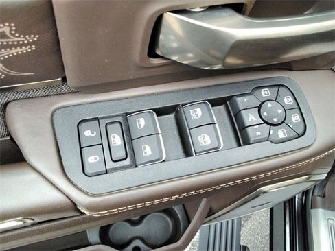 New 2025 RAM 2500 Limited image 33