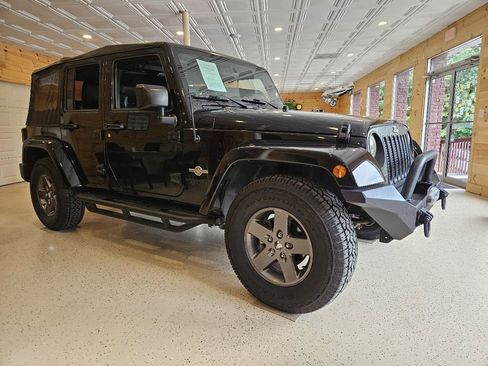 Used 2015 Jeep Wrangler Unlimited Sport AWD/4WD image 2