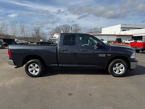 Used 2016 RAM 1500 ST w/ SXT Appearance Group image 6