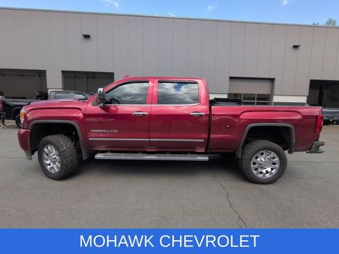 Used 2018 GMC Sierra 2500 Denali w/ Duramax Plus Package AWD/4WD image 2