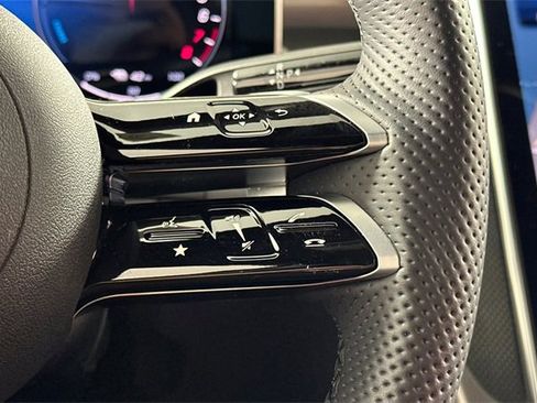 Certified 2025 Mercedes-Benz GLC 350e 4MATIC image 28