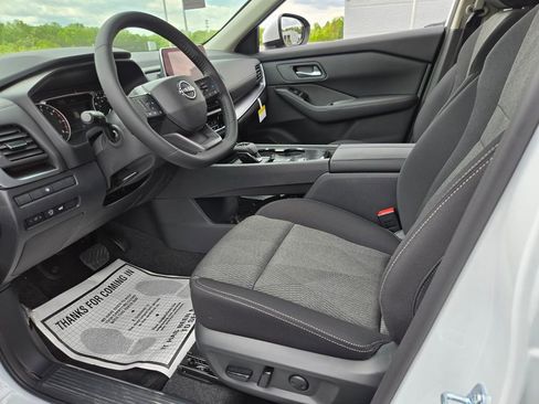 New 2026 Nissan Rogue SV FWD image 4