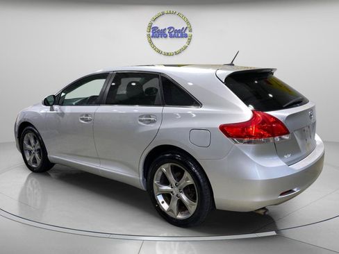 Used 2010 Toyota Venza AWD image 2
