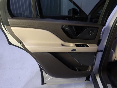 Used 2021 Lincoln Aviator Reserve w/ Equipment Group 201A image 34