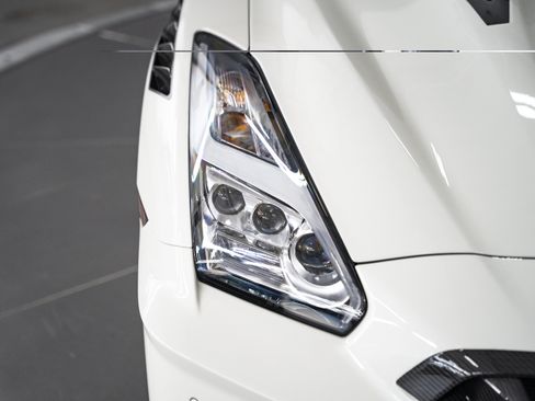 Used 2024 Nissan GT-R NISMO w/ Floor Mat Package AWD/4WD image 21