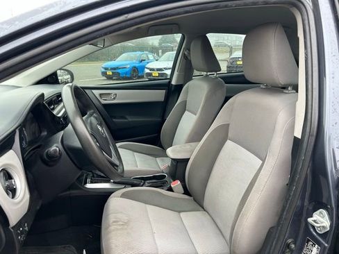 Used 2018 Toyota Corolla LE image 11