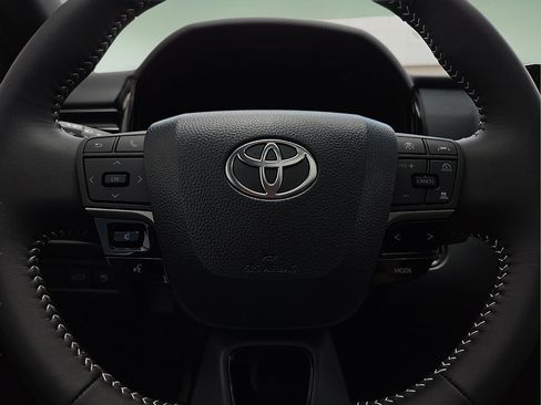 New 2026 Toyota Camry SE FWD image 25