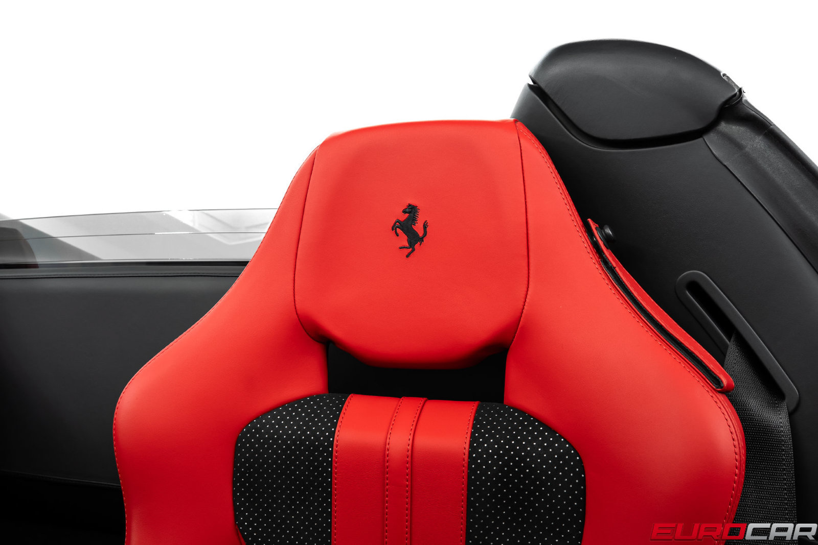 Used 2022 Ferrari F8 Tributo RWD image 52