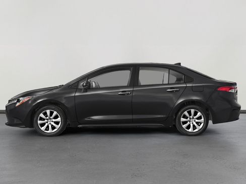 Used 2024 Toyota Corolla LE image 3