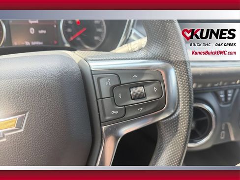 Used 2025 Chevrolet Blazer LT FWD image 18