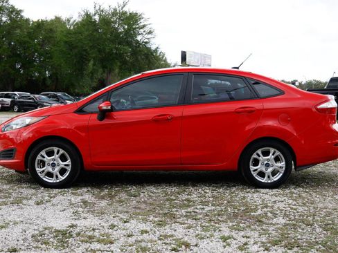 Used 2014 Ford Fiesta SE FWD image 3