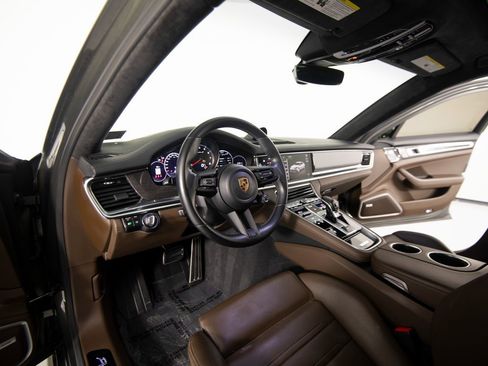 Certified 2023 Porsche Panamera Turbo S image 4