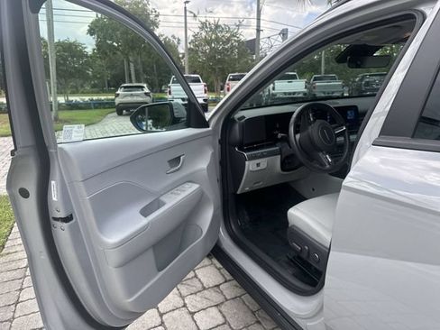 Used 2025 Hyundai Kona SEL FWD image 22