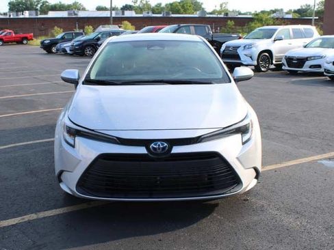 Certified 2023 Toyota Corolla LE AWD/4WD image 3