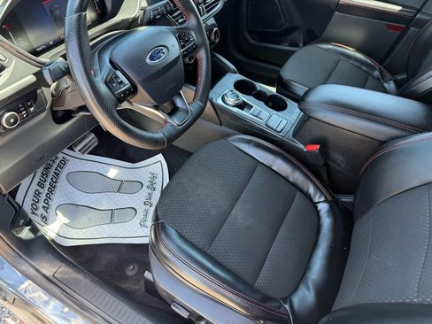 Used 2024 Ford Escape ST-Line Select AWD/4WD image 32