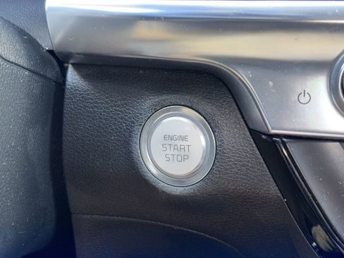 Used 2022 Kia Telluride S FWD image 22